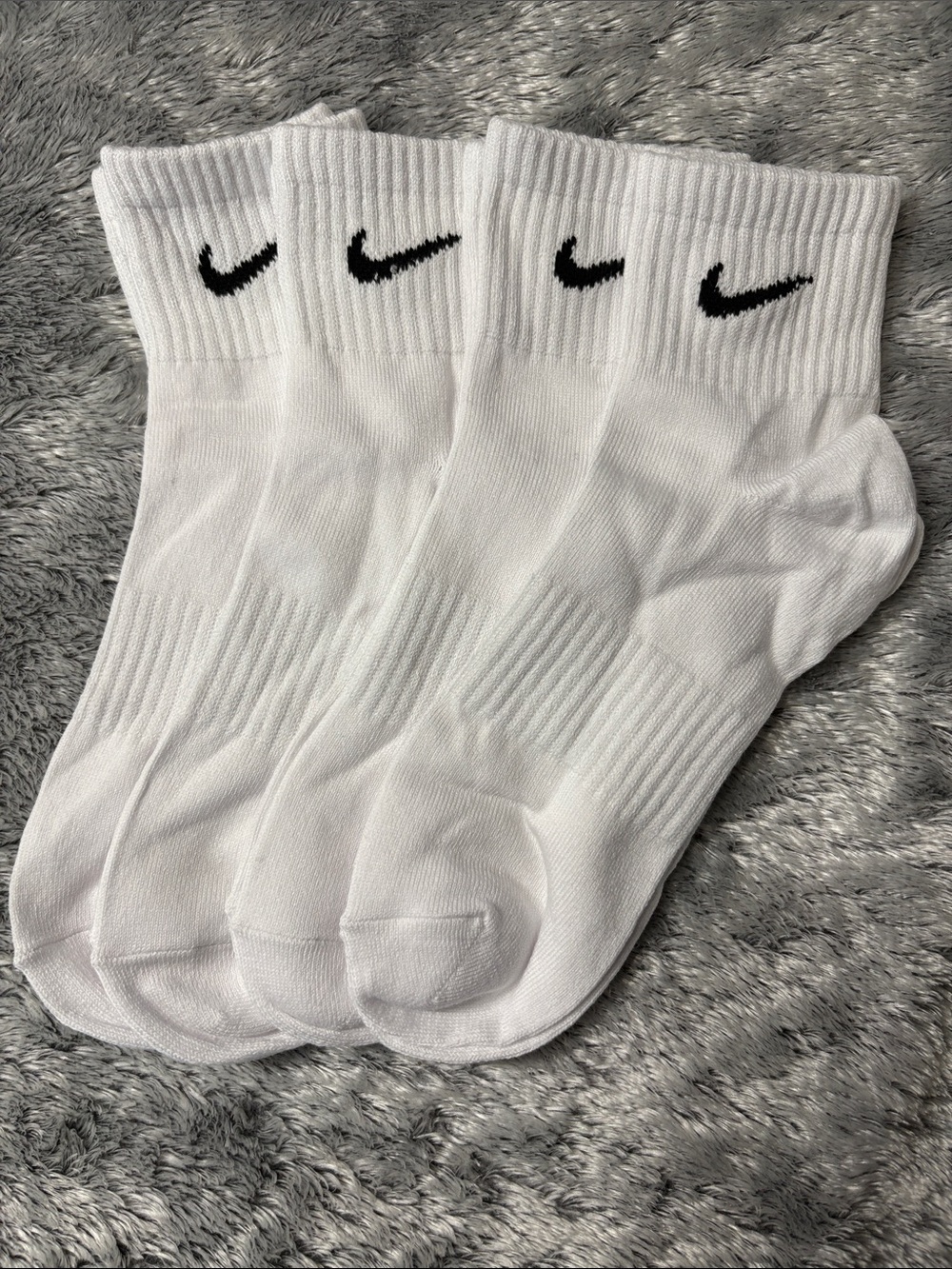 4 Nike Socks